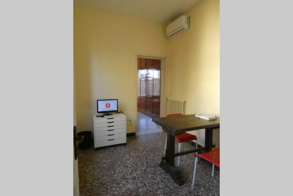Casa Storica E Confortevole Empoli Exteriör bild